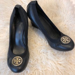 Tory Burch Caroline Wedge, Like New!